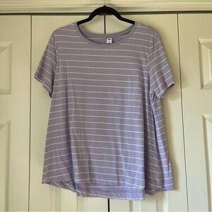 Old Navy Classic Tee with Flare - L